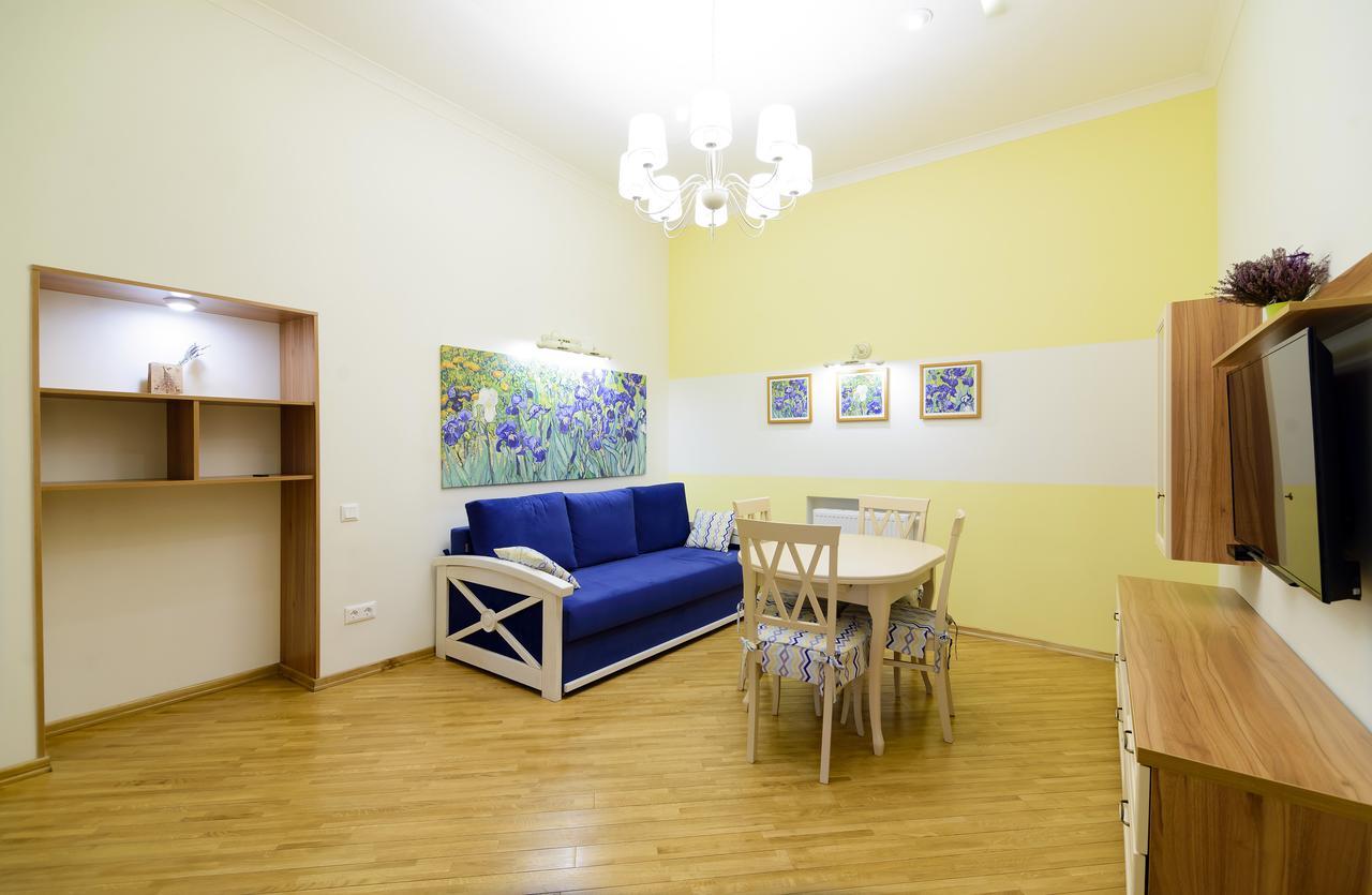 Vip Апартаменти Ван Гог На Площі Ринок Lviv Exterior photo