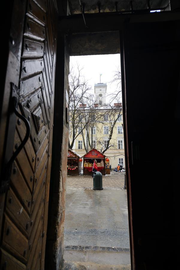 Vip Апартаменти Ван Гог На Площі Ринок Lviv Exterior photo